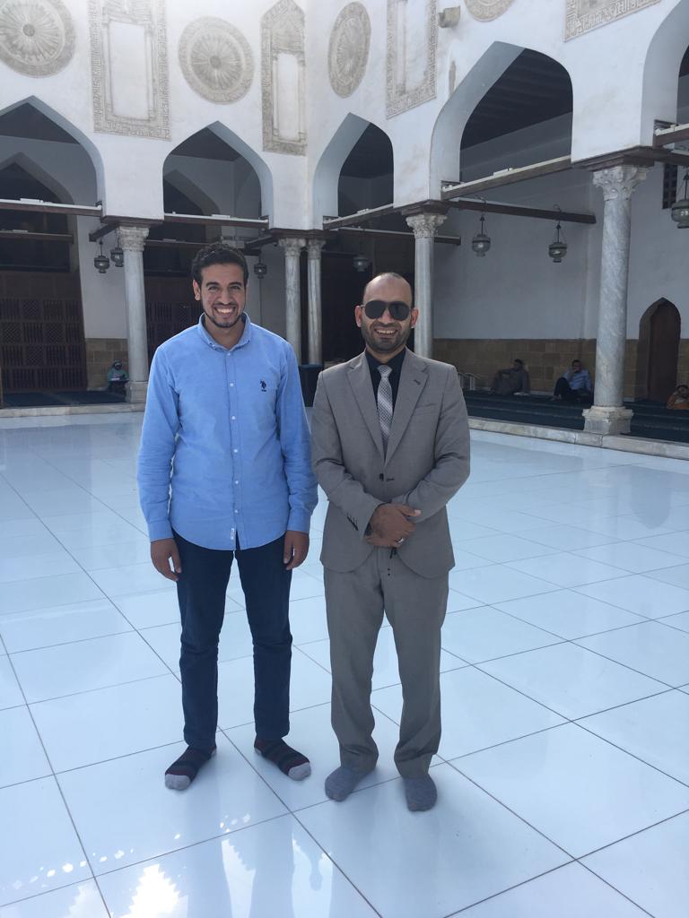 السعاده مع من نحب